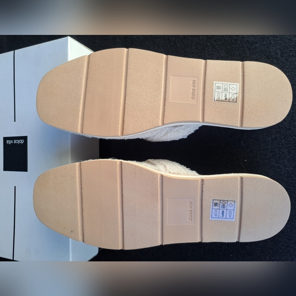 Slippers with soft sherpa by Dolce Vita. Size 9 - Picture 6 of 7